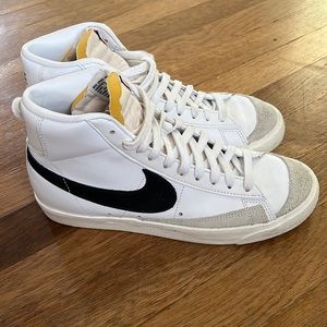 Nike blazer mid 77